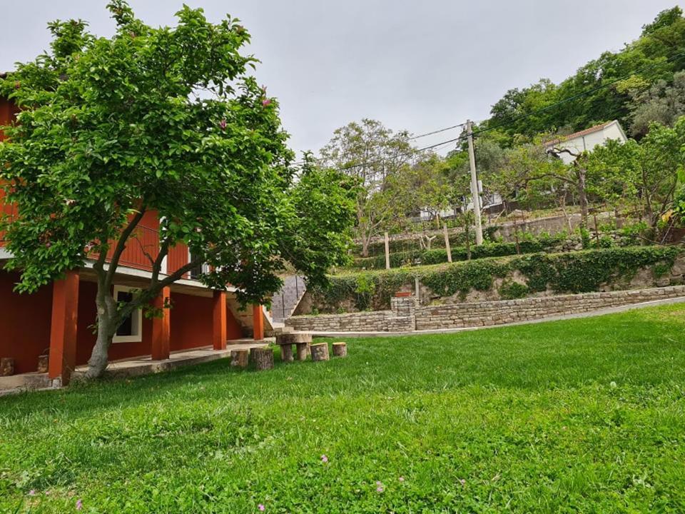 Holiday Home Vulezic Бар Екстериор снимка